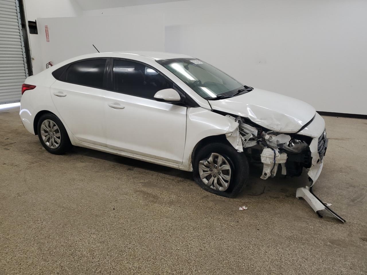 3KPC24A3XJE015329 2018 Hyundai Accent Se