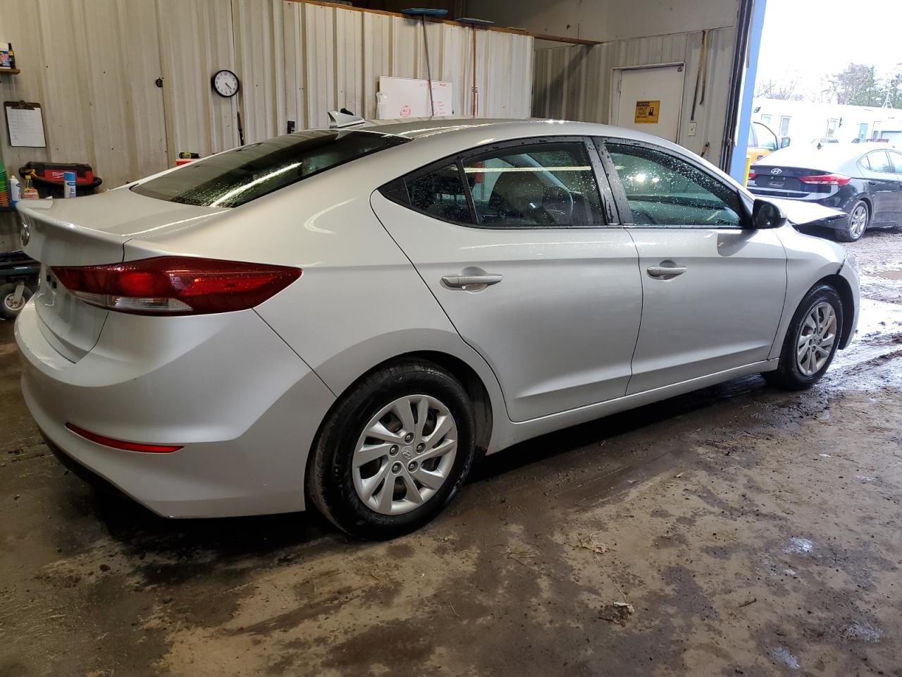 2017 Hyundai Elantra Se vin: KMHD74LF8HU361173