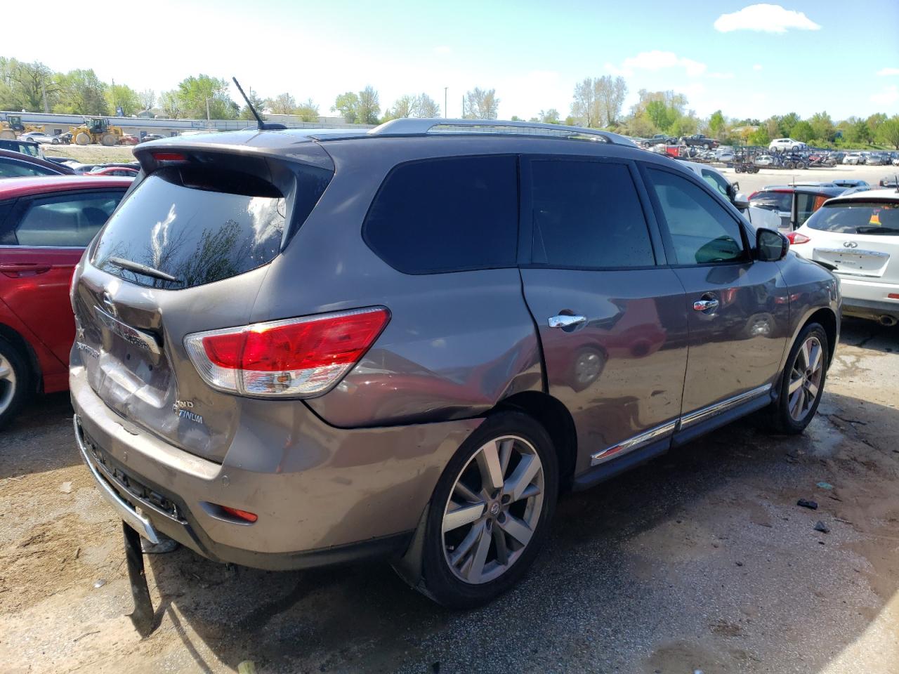 2014 Nissan Pathfinder S vin: 5N1AR2MM2EC697367