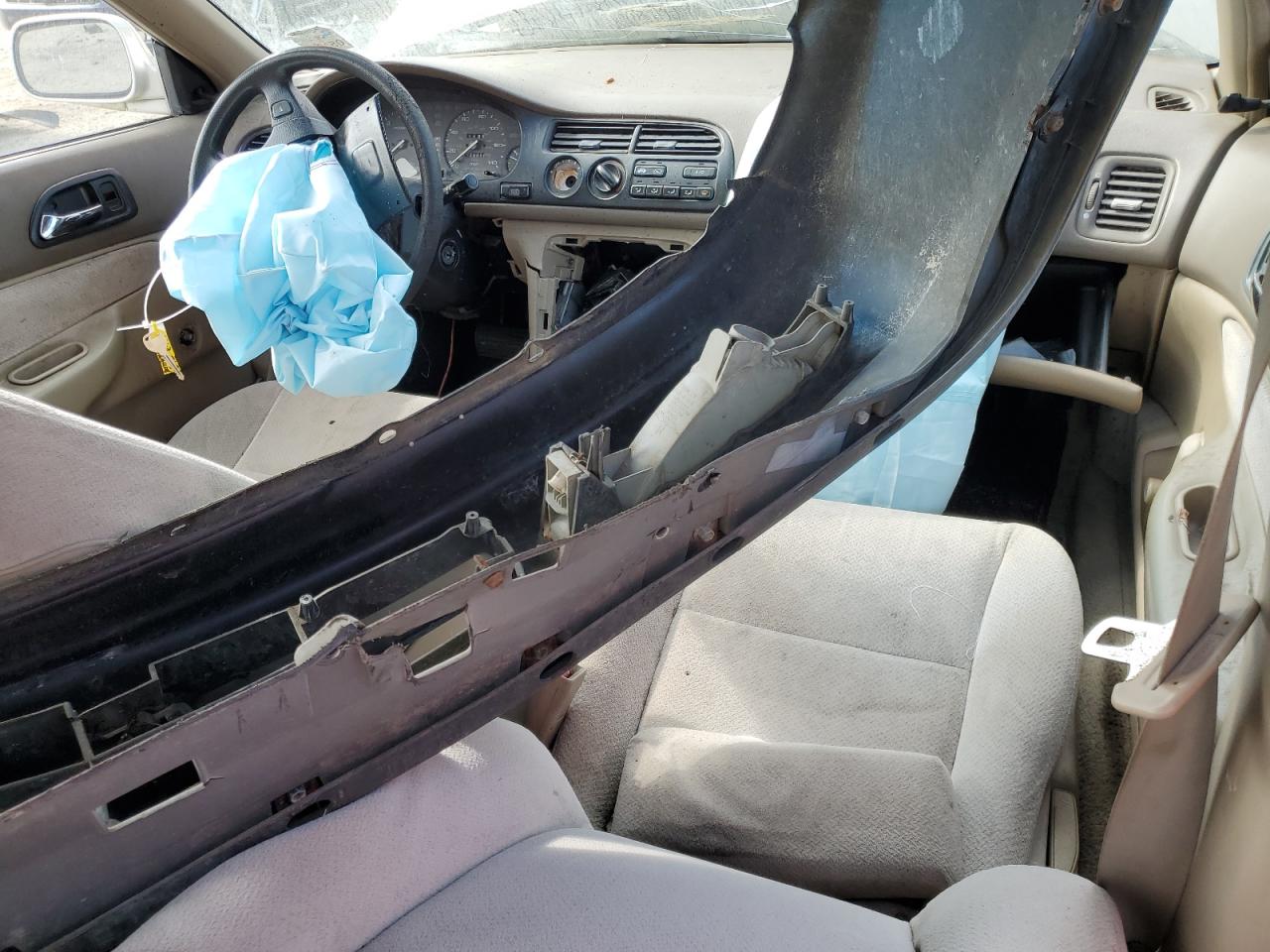 1HGCD5685TA114054 1996 Honda Accord Dx 25Th Anniversary