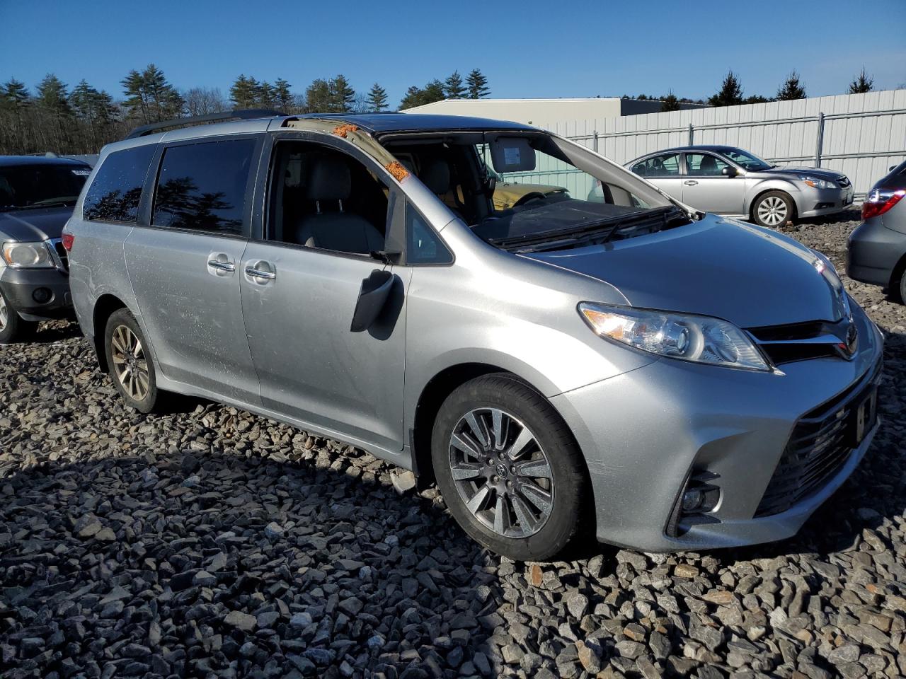 Lot #2836150497 2019 TOYOTA SIENNA XLE