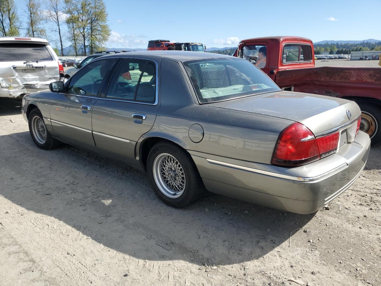 2MEFM75W0YX714422 2000 Mercury Grand Marquis Ls