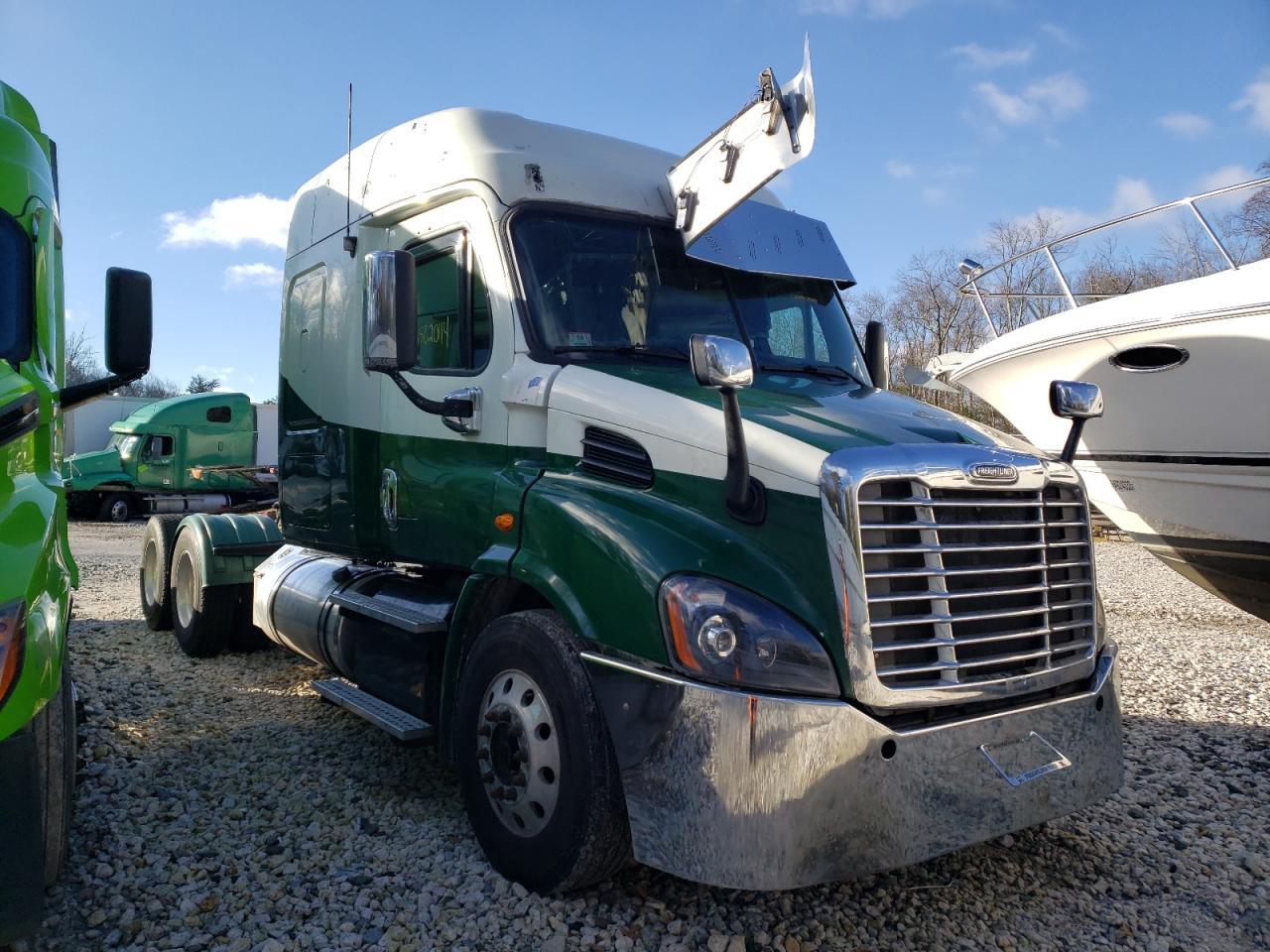 1FUJGHDV8DLFH0814 2013 Freightliner Cascadia 113