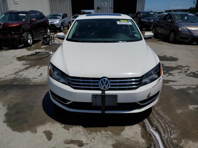 2013 Volkswagen Passat Sel VIN: 1VWCH7A37DC005575 Lot: 52913244