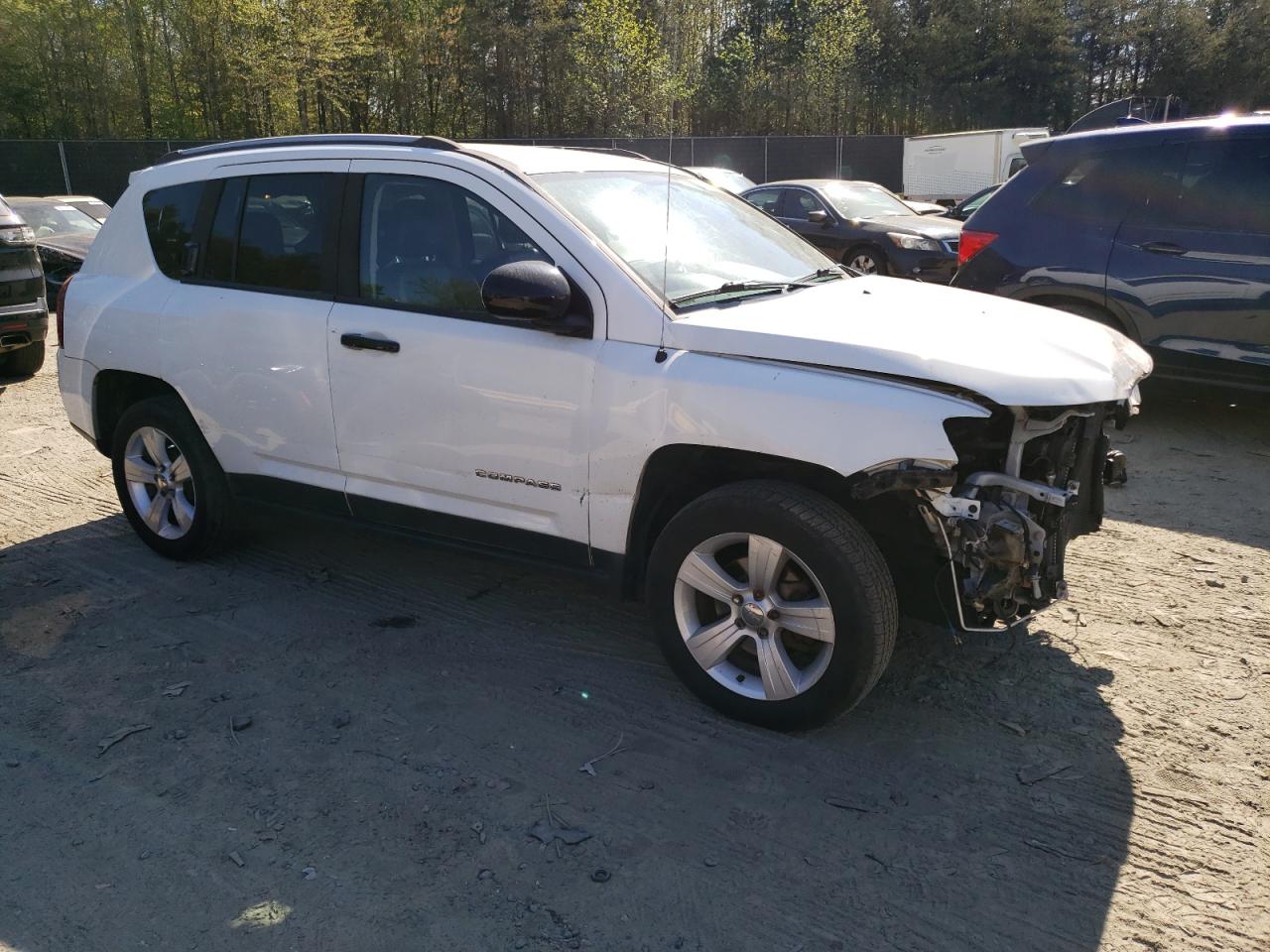 1C4NJCEA4GD599834 2016 Jeep Compass Latitude