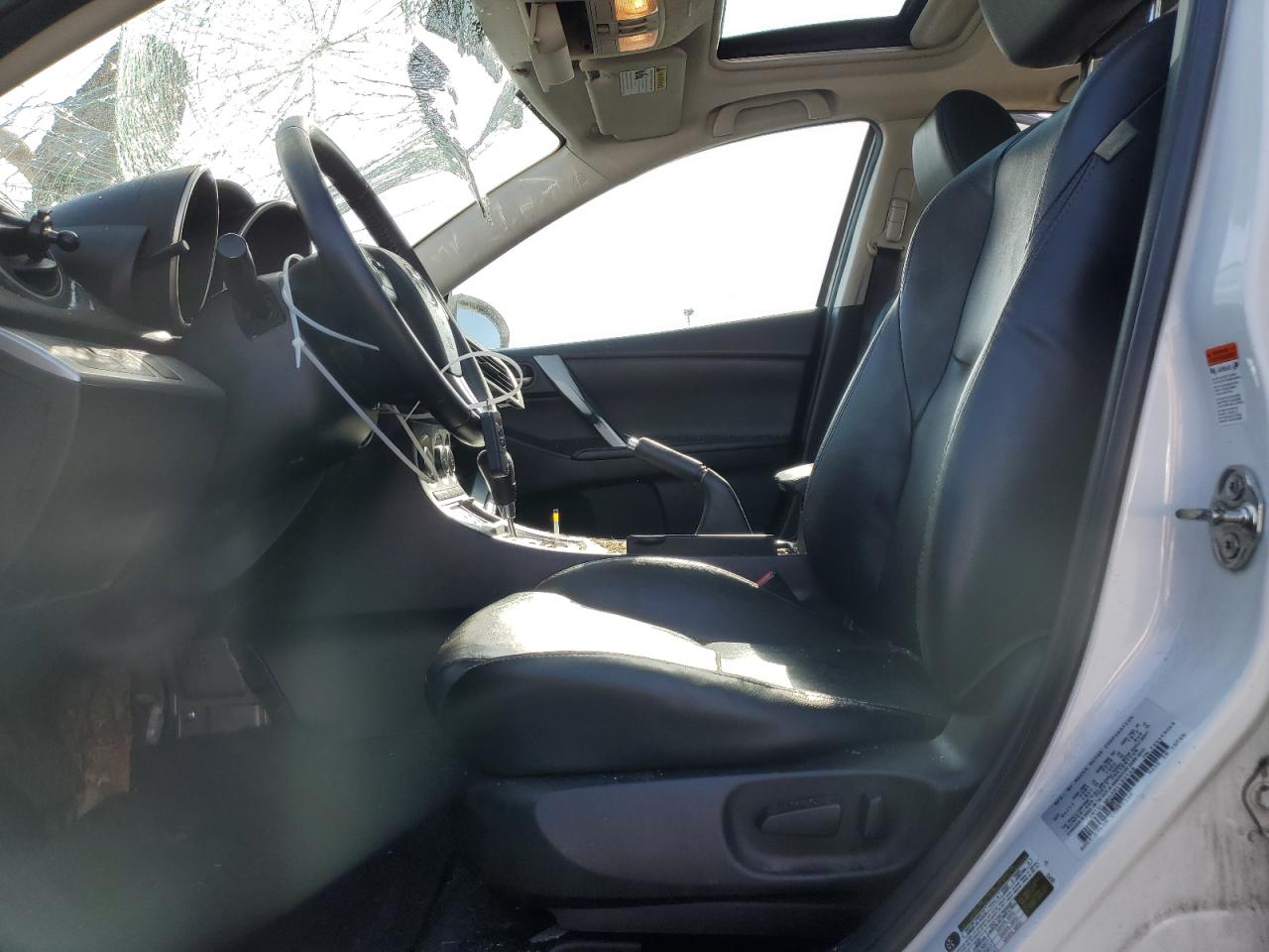 JM1BL1W68B1482568 2011 Mazda 3 S