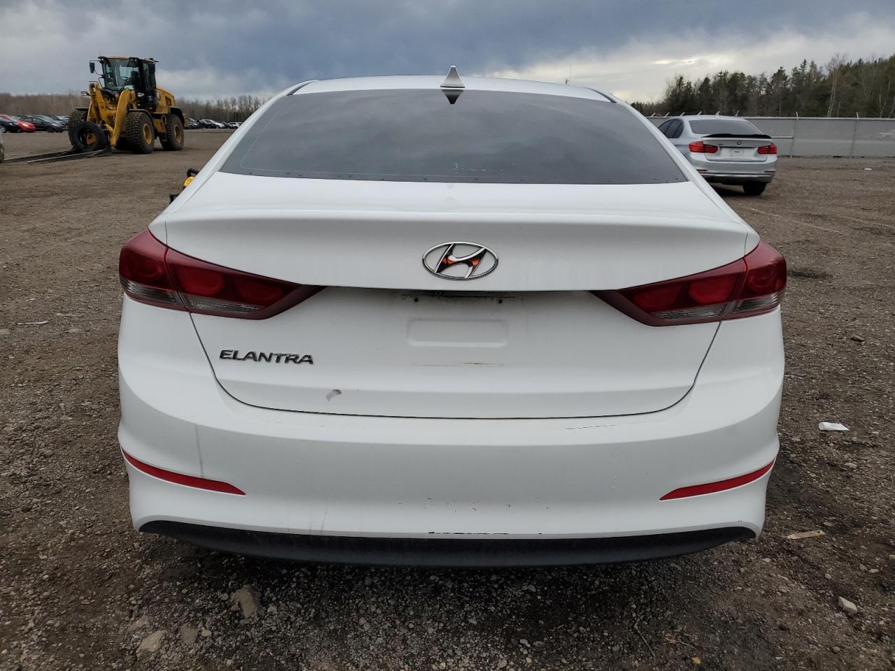 KMHD84LF3HU275010 2017 Hyundai Elantra Se