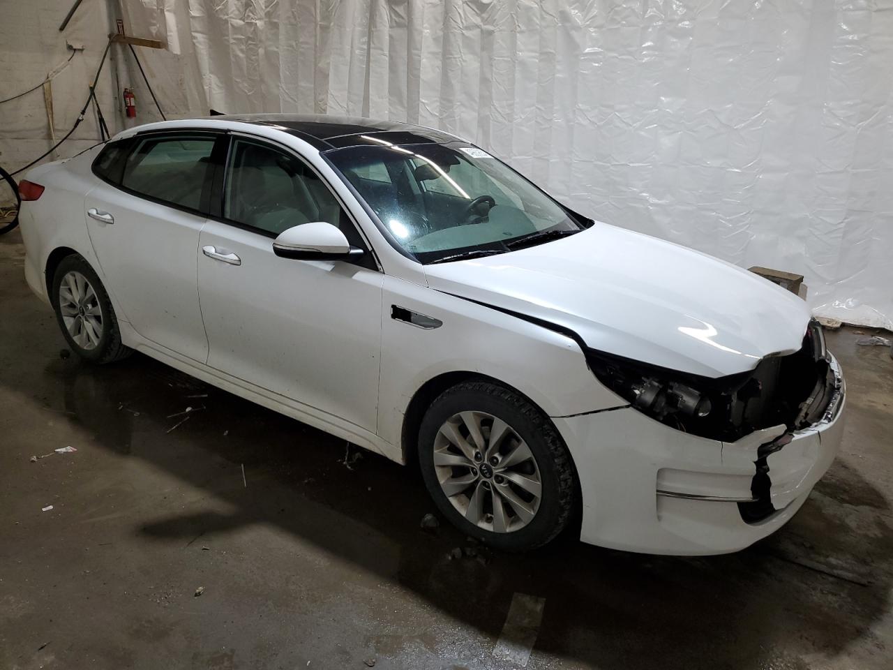 5XXGU4L35GG106730 2016 Kia Optima Ex