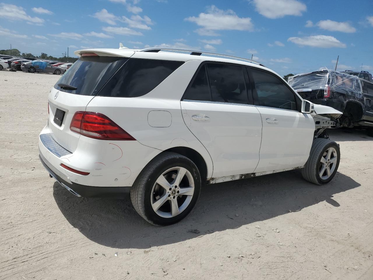 4JGDA5JB8JB186013 2018 Mercedes-Benz Gle 350