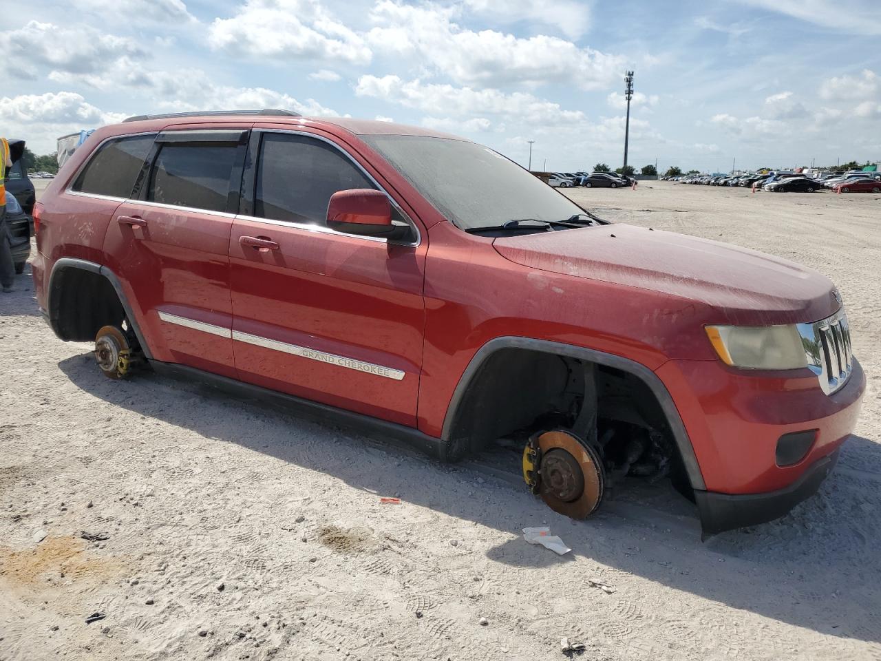 1J4RR4GG3BC507512 2011 Jeep Grand Cherokee Laredo