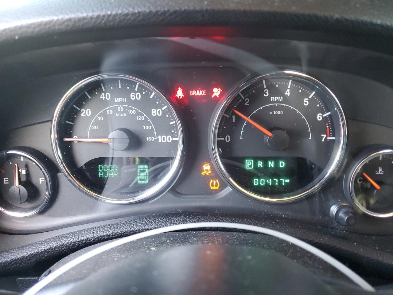 1C4BJWDG2JL810620 2018 Jeep Wrangler Unlimited Sport