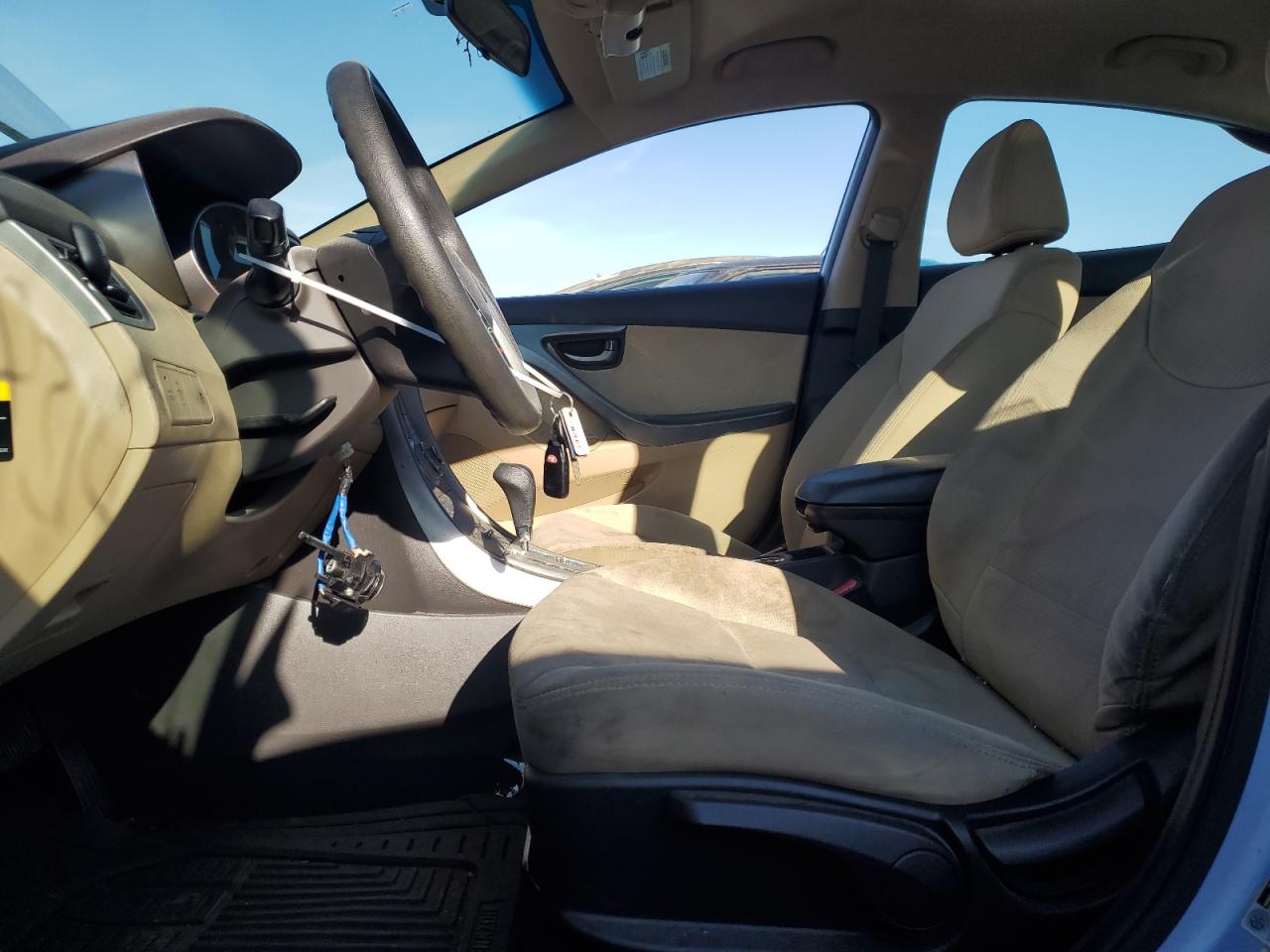 KMHDH4AE8CU434686 2012 Hyundai Elantra Gls