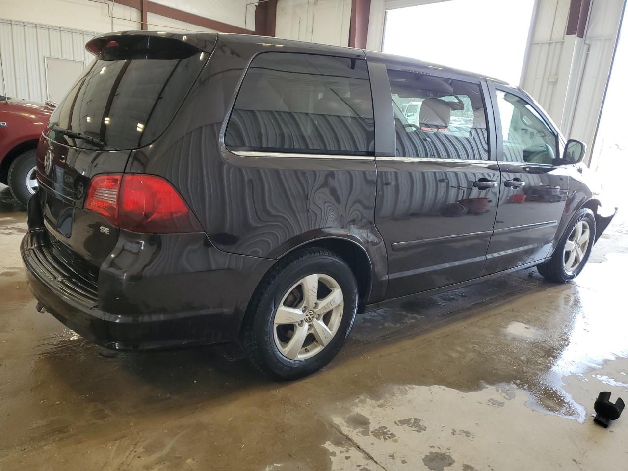 2V4RW3D16AR295936 2010 Volkswagen Routan Se