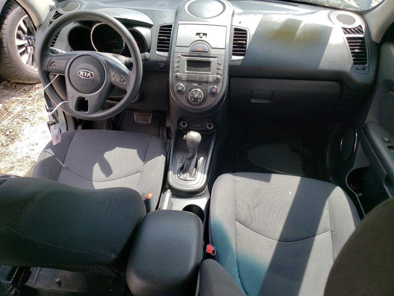 KNDJT2A21B7315407 2011 Kia Soul +