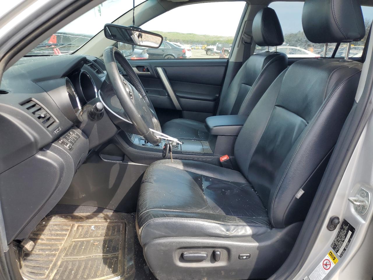 5TDBK3EH2CS105949 2012 Toyota Highlander Base