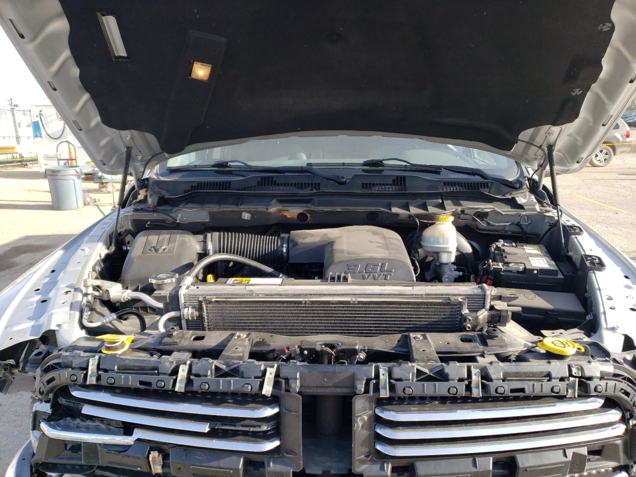 1C6RR7LG5FS549101 2015 Ram 1500 Slt