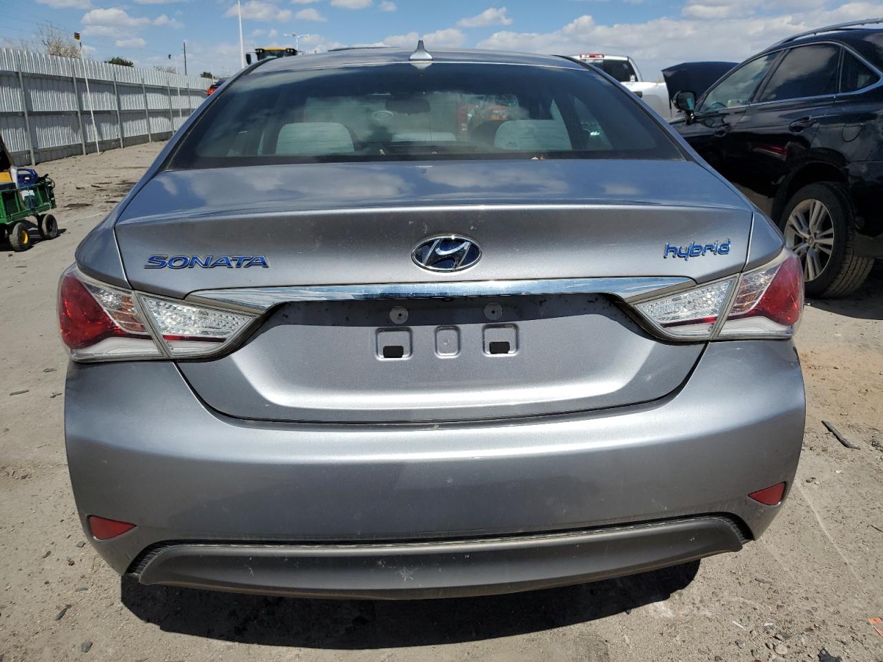 2015 Hyundai Sonata Hybrid vin: KMHEC4A49FA134414