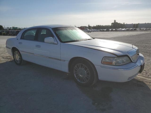 2009 Lincoln Town Car Signature Limited VIN: 2LNHM82V39X636419 Lot: 51229494