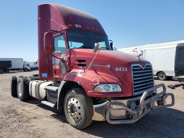 MACK 600 CXU600 2017 red tractor diesel 1M1AW09Y2HM076433 photo #1