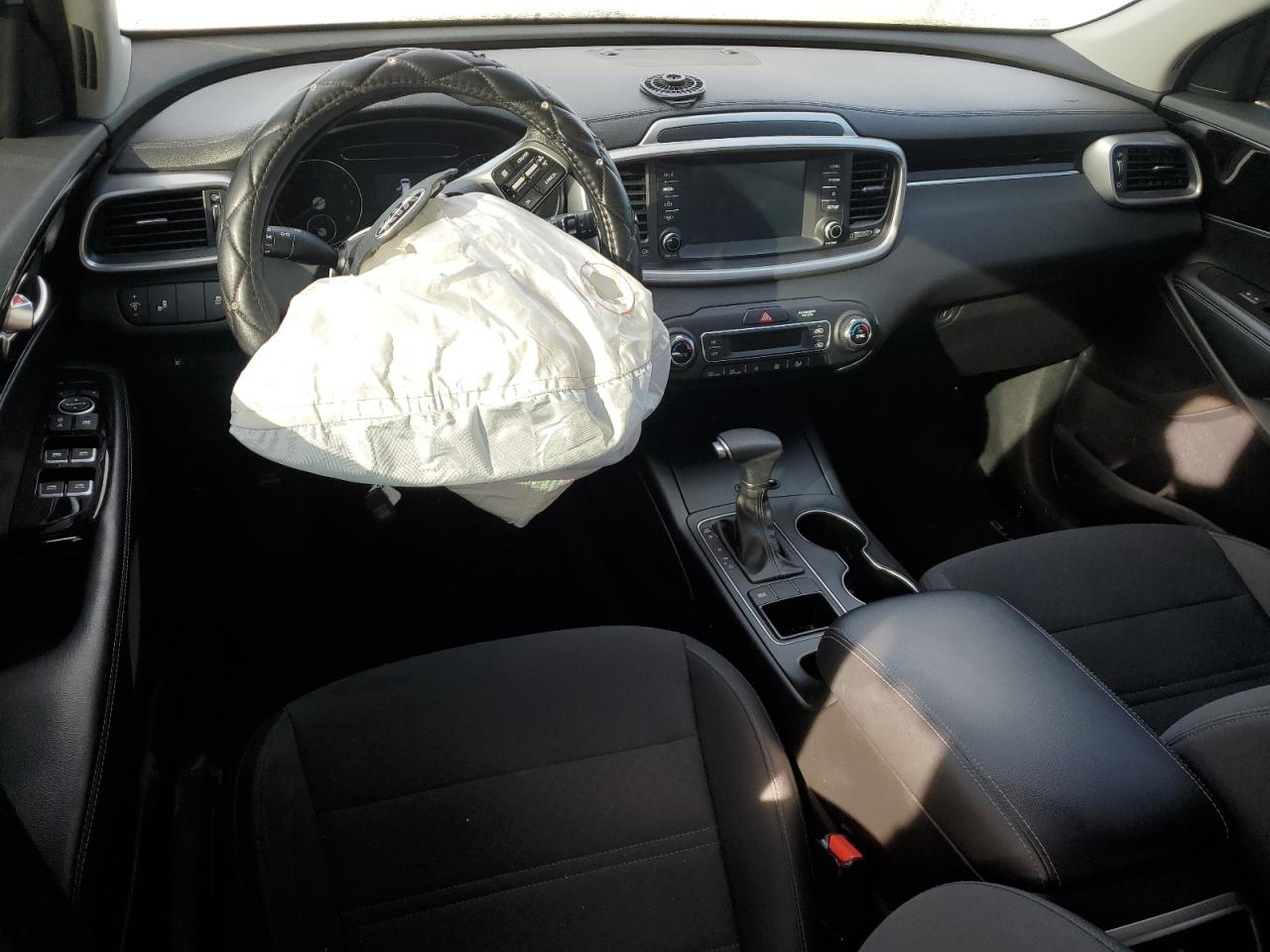 5XYPG4A52KG569277 2019 Kia Sorento Lx