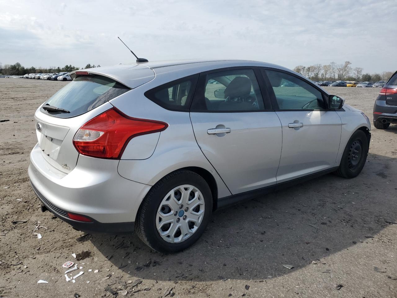 1FAHP3K2XCL457163 2012 Ford Focus Se