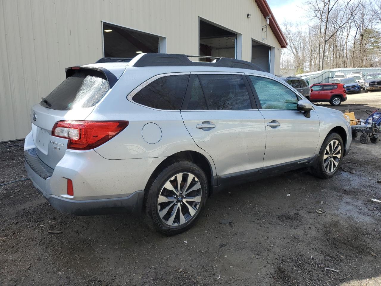 2015 Subaru Outback 3.6R Limited vin: 4S4BSENC7F3349968