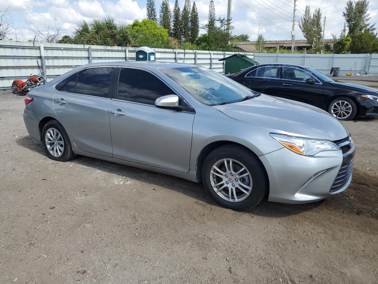 2018 Toyota Camry L vin: 4T1B11HK4JU623242