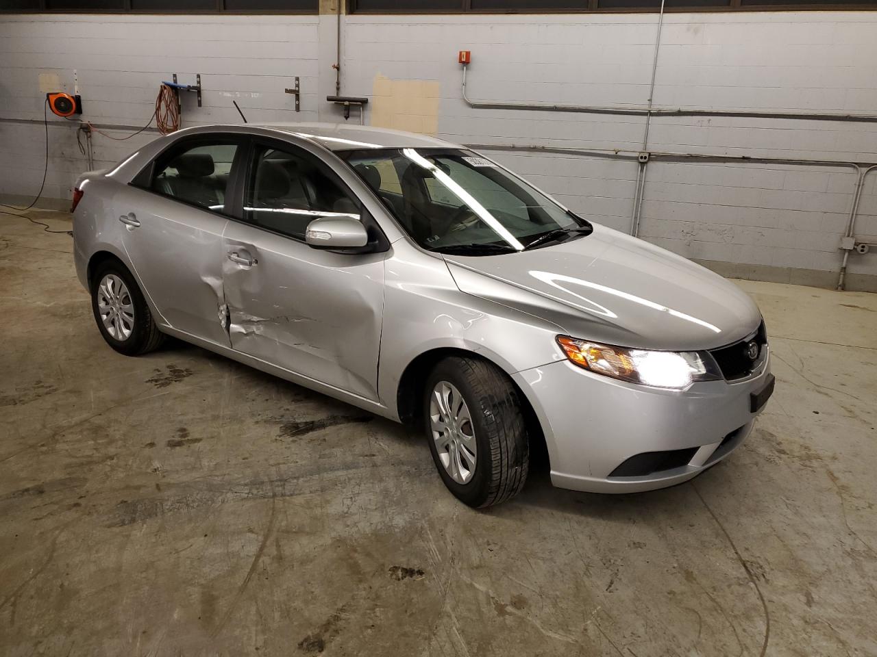 KNAFU4A24A5271084 2010 Kia Forte Ex