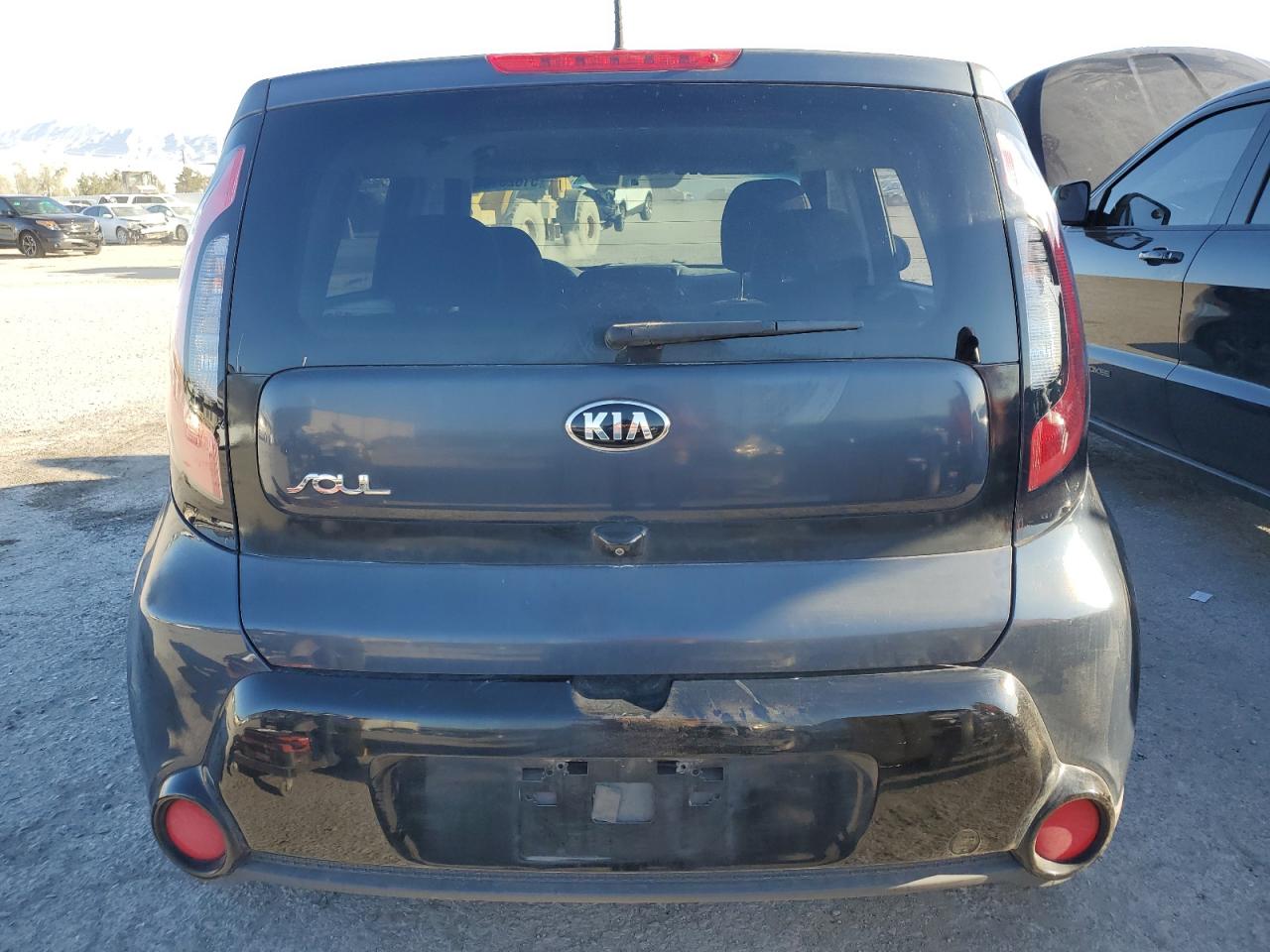 2016 Kia Soul + vin: KNDJP3A58G7323323