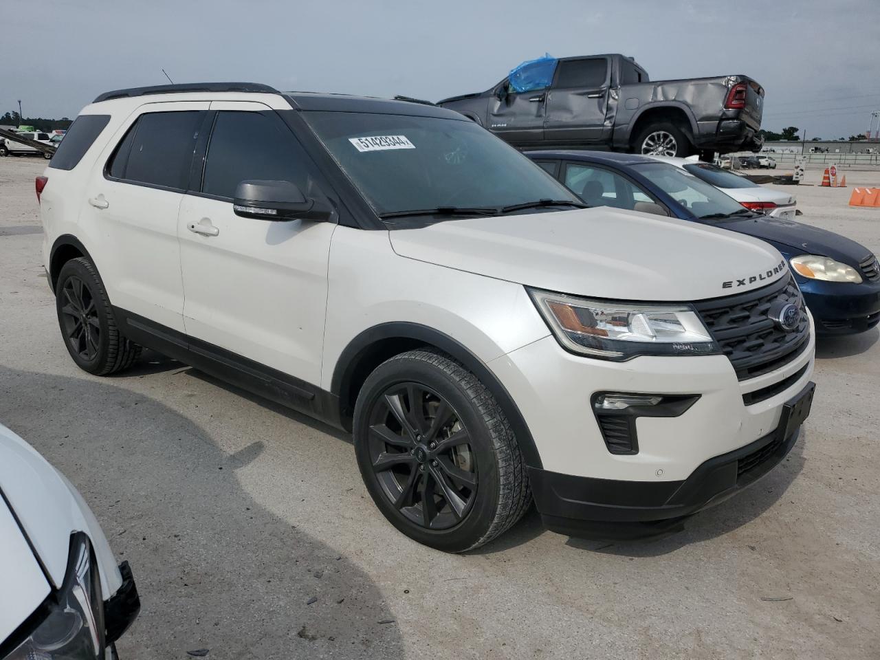 2018 Ford Explorer Xlt vin: 1FM5K7D8XJGB77569