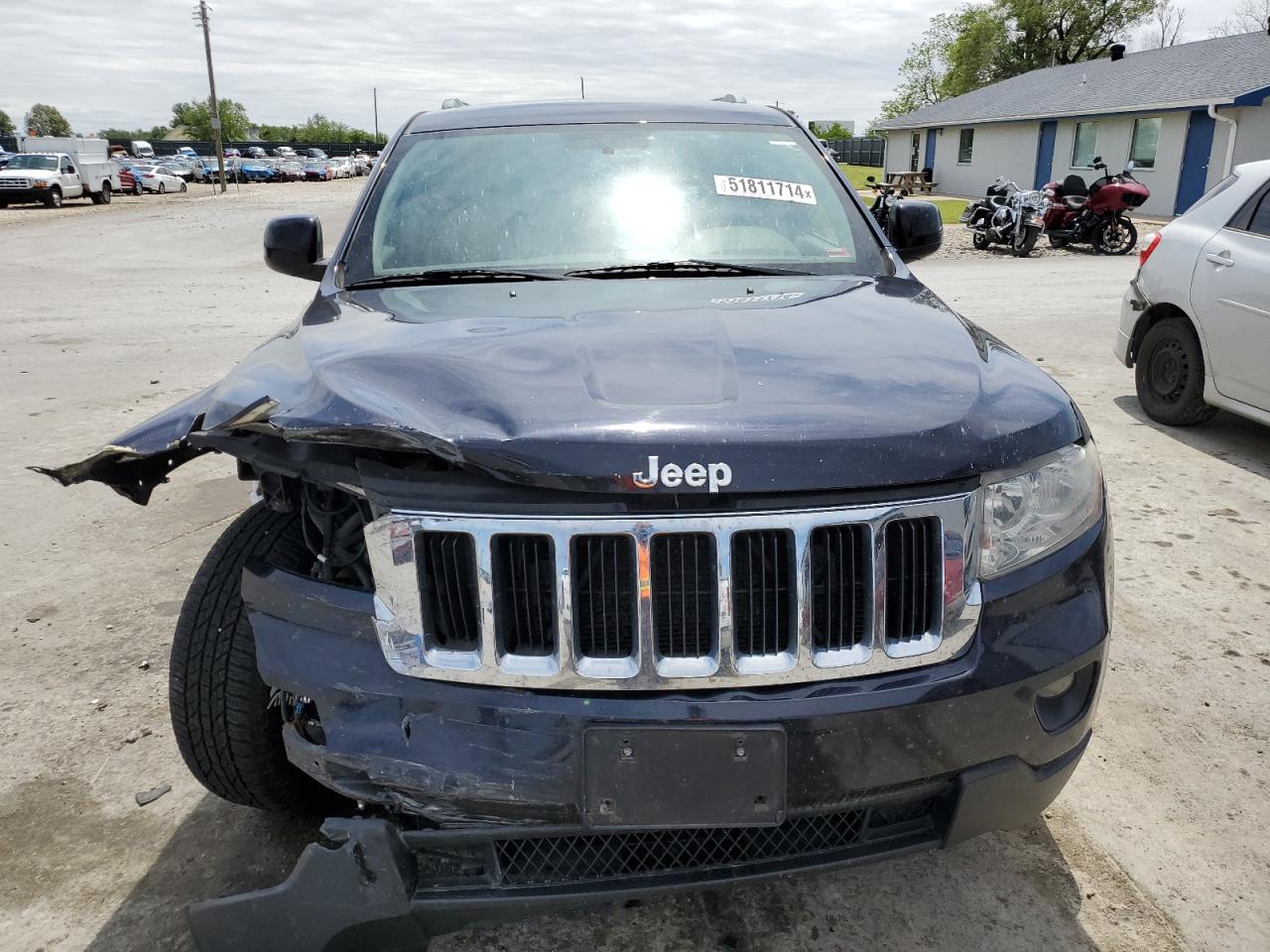 1J4RR4GG8BC563641 2011 Jeep Grand Cherokee Laredo