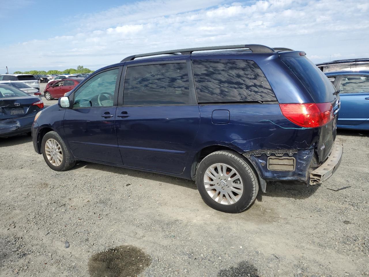 5TDBK22C17S002935 2007 Toyota Sienna Xle