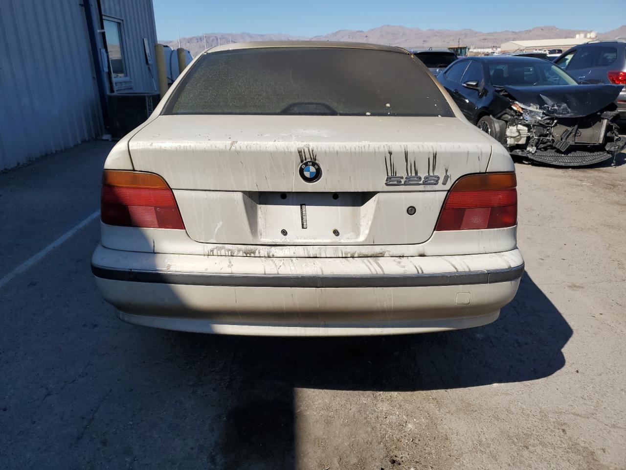 WBADM6345YGU12843 2000 BMW 528 I Automatic