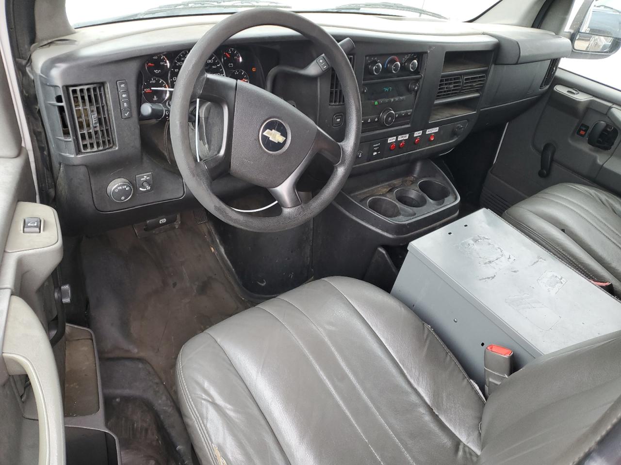 1GCWGFCB3D1902650 2013 Chevrolet Express G2500