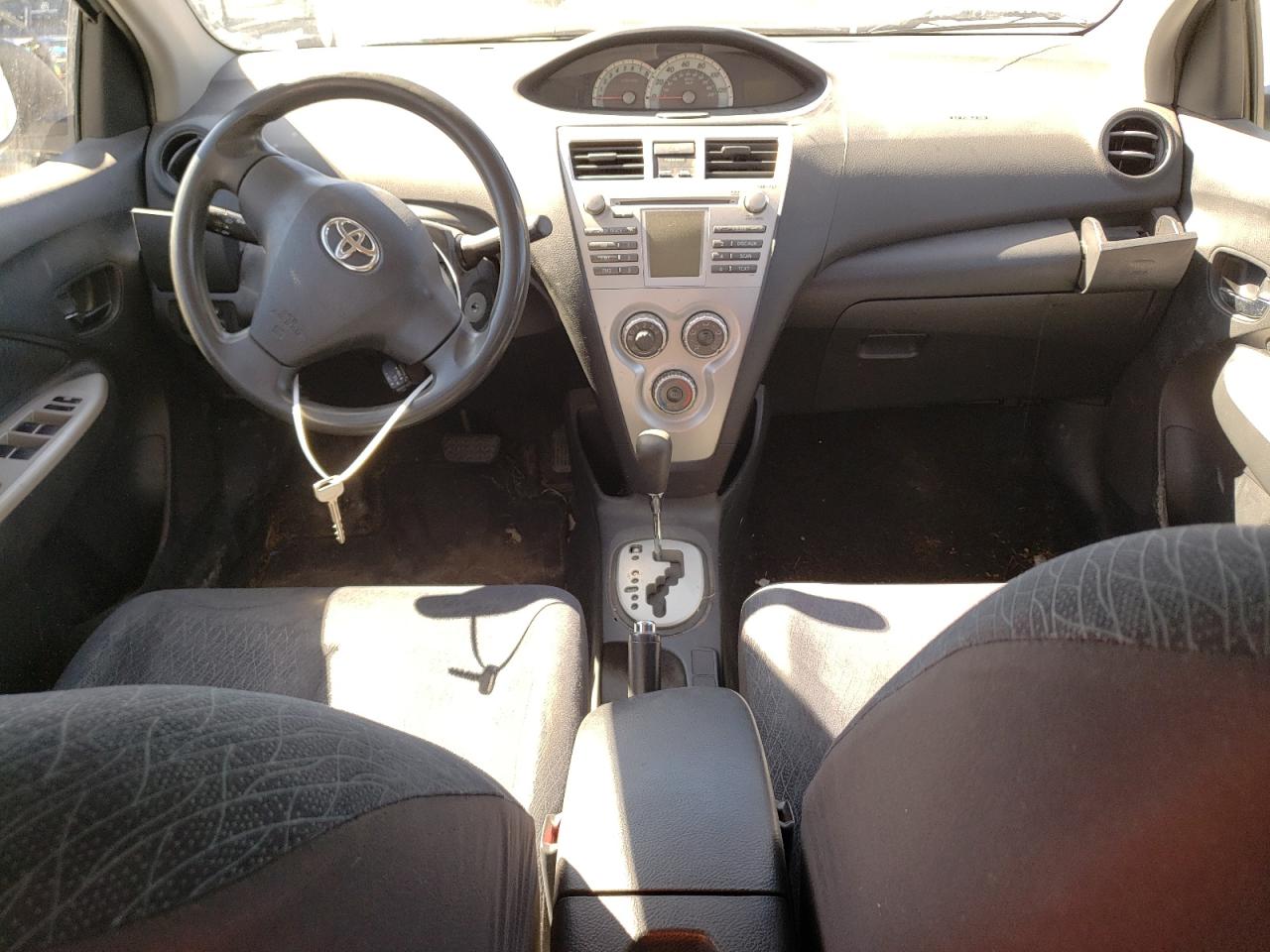 JTDBT923071005196 2007 Toyota Yaris