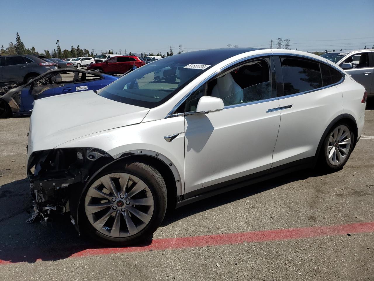 2019 Tesla Model X vin: 5YJXCAE27KF183813