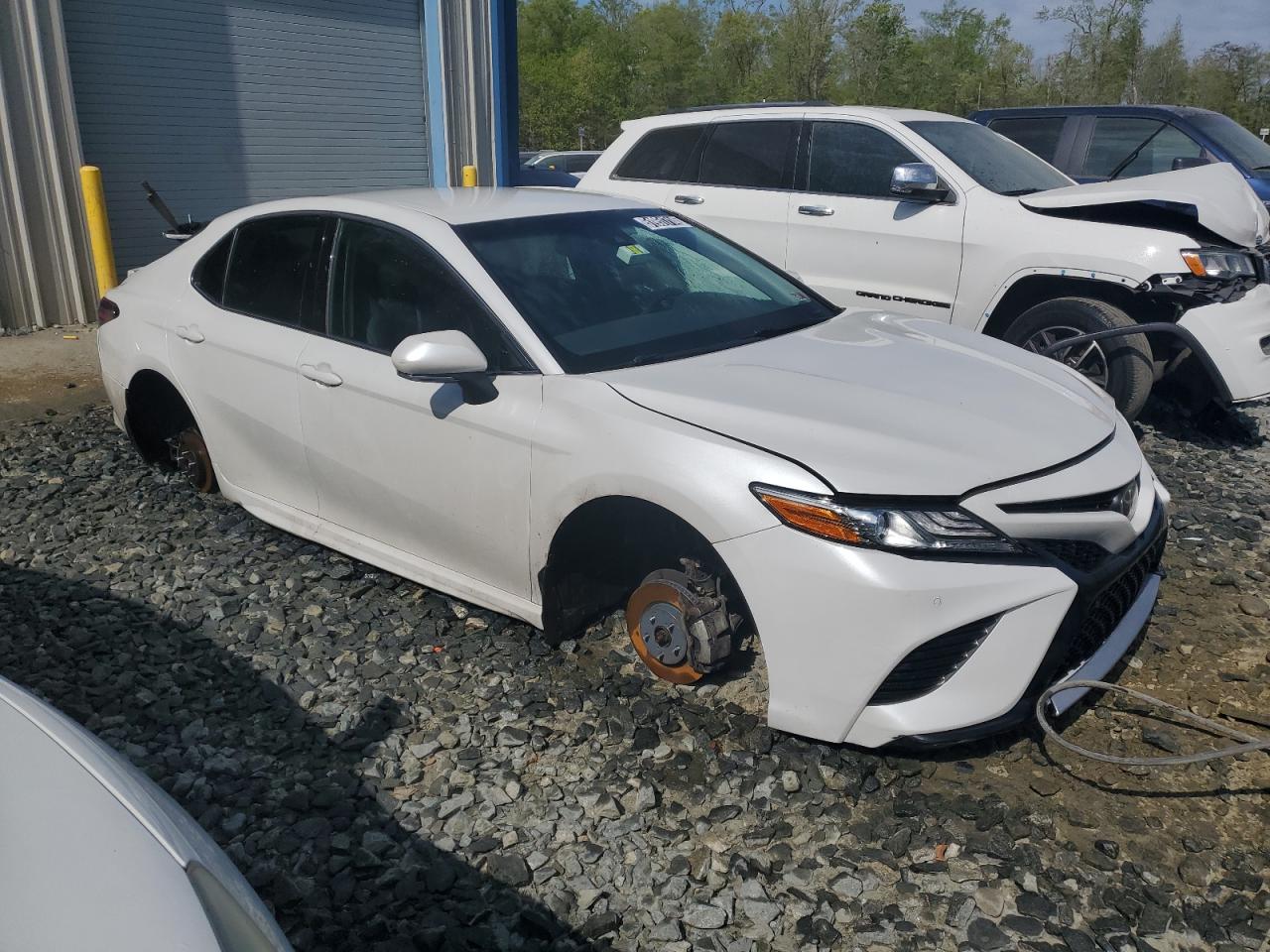 4T1B61HK0JU132779 2018 Toyota Camry Xse