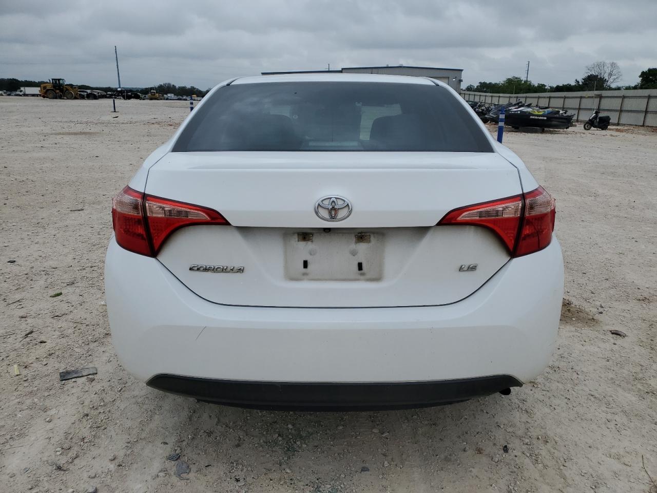 2017 Toyota Corolla L vin: 5YFBURHE7HP686640