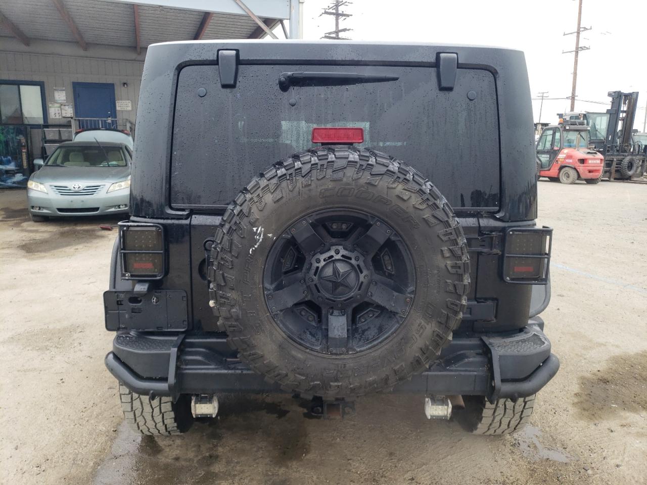 1C4GJWBG9DL566204 2013 Jeep Wrangler Sahara