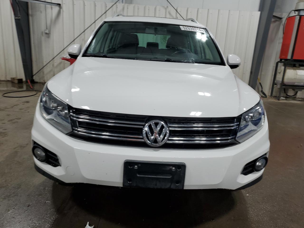 2013 Volkswagen Tiguan S vin: WVGBV7AX8DW527877