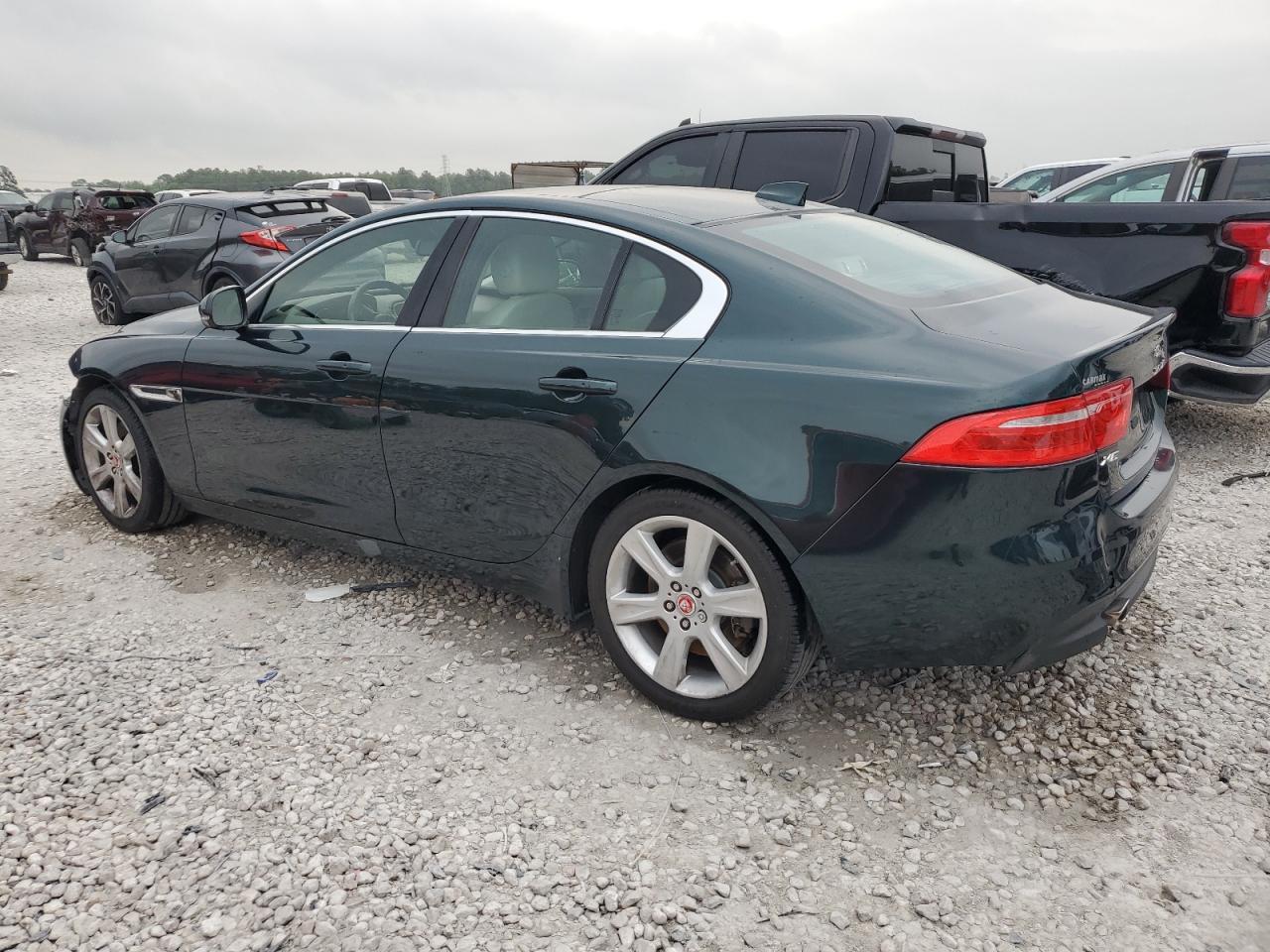 2017 Jaguar Xe Prestige vin: SAJAE4BG0HA957548