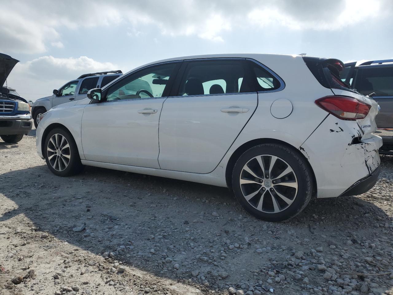 KMHH35LE0KU104526 2019 Hyundai Elantra Gt