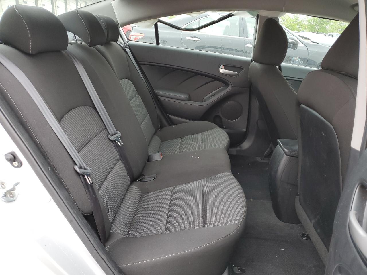 3KPFK4A76HE133260 2017 Kia Forte Lx