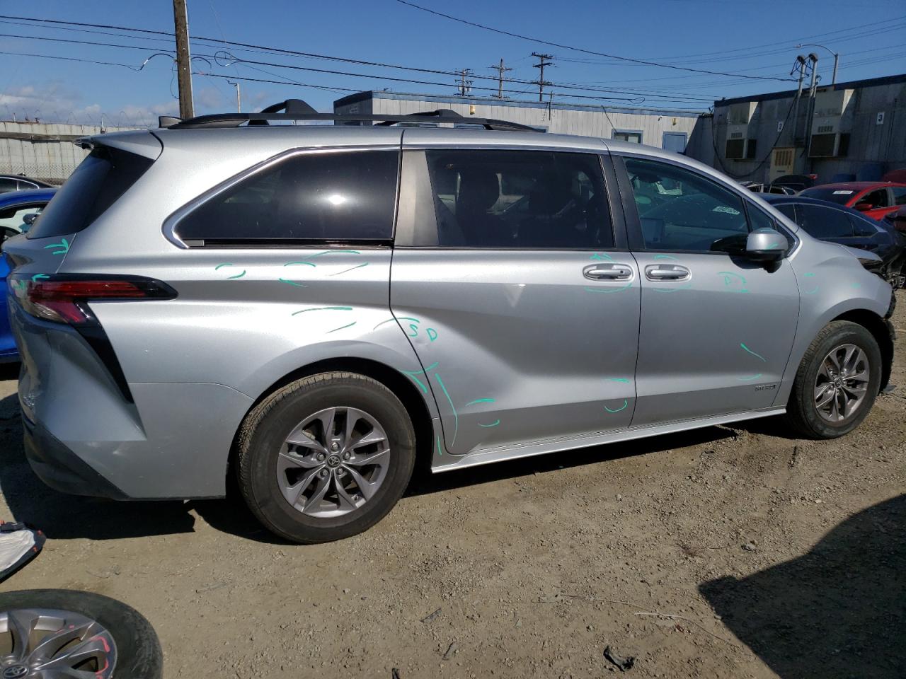 Lot #2517178348 2021 TOYOTA SIENNA LE