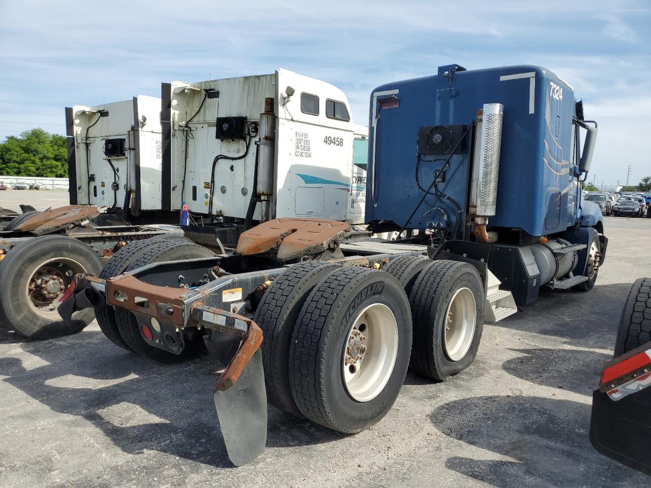 Lot #2460079421 2007 FREIGHTLINER CONVENTION