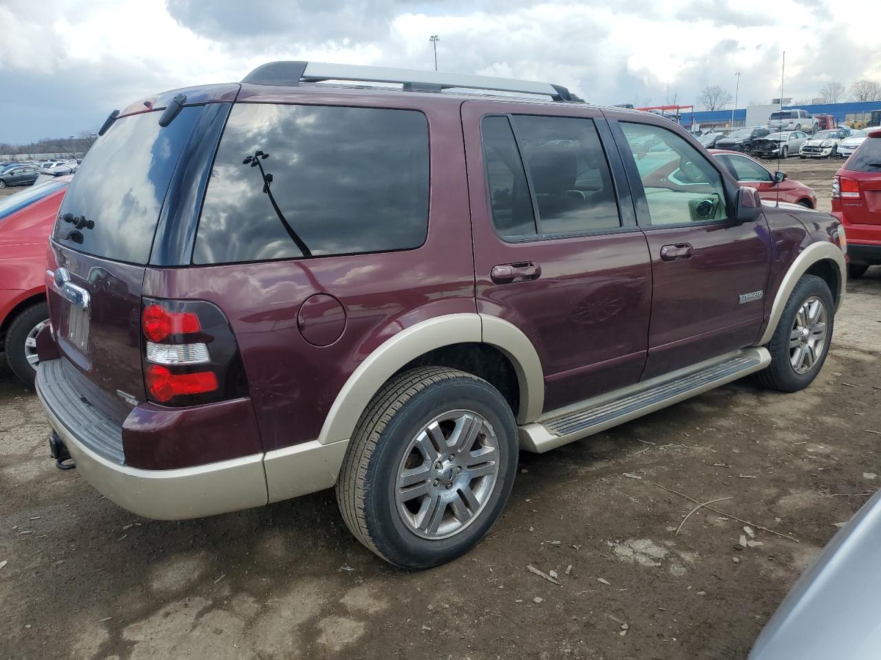 1FMEU64E67UB62085 2007 Ford Explorer Eddie Bauer