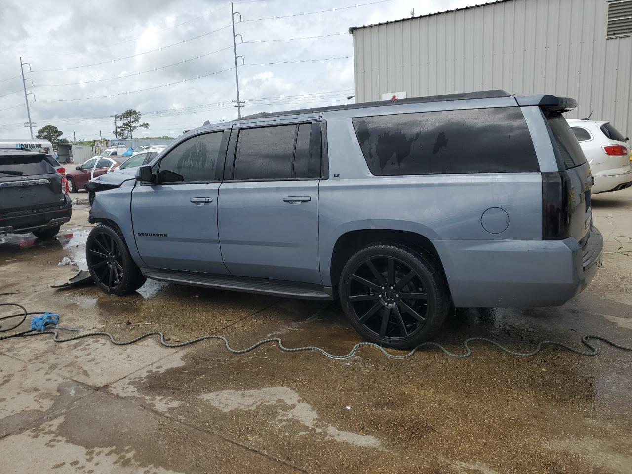 2016 Chevrolet Suburban C1500 Lt vin: 1GNSCHKC4GR111010