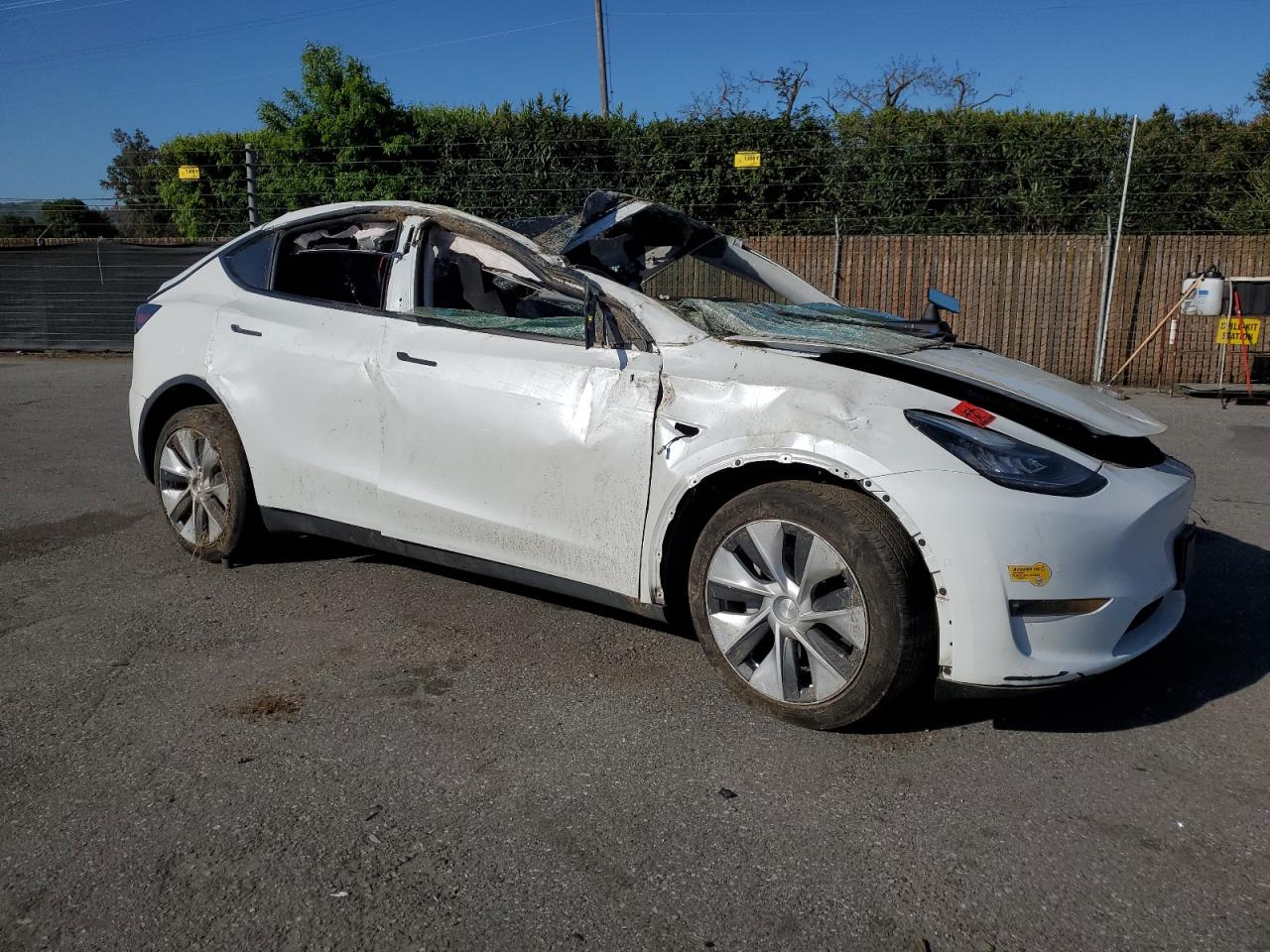 7SAYGDEE5NF437045 2022 Tesla Model Y