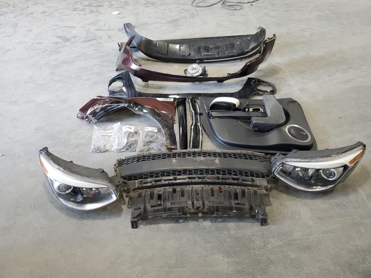 KNDJP3A5XH7473497 2017 Kia Soul +