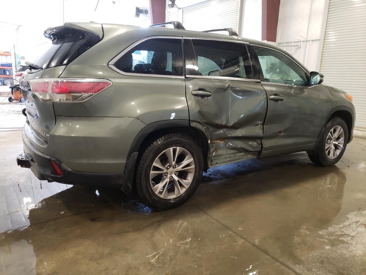 2014 Toyota Highlander Le vin: 5TDBKRFHXES016019